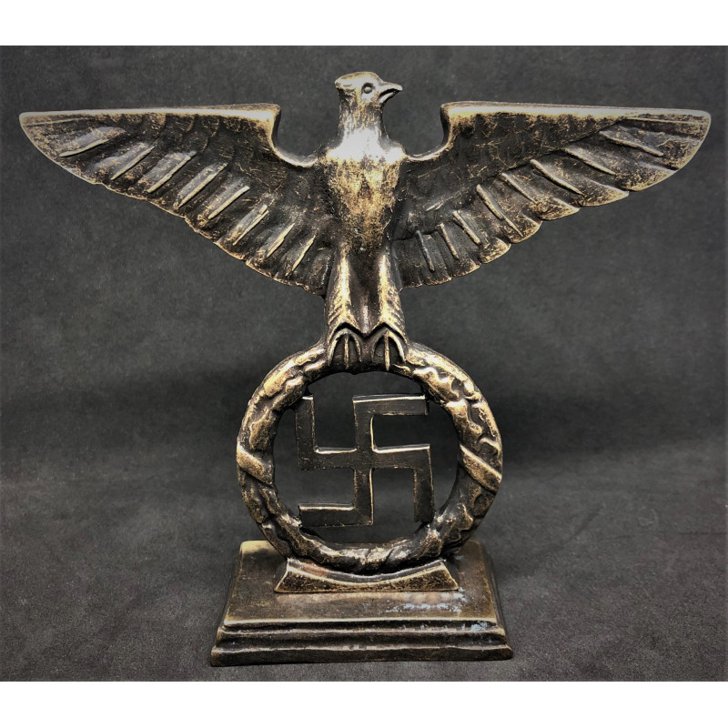 Aquila con Base