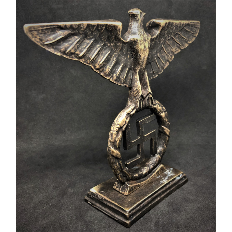 Aquila con Base