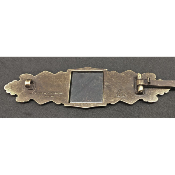 Close Combat Clasp (Bronze)