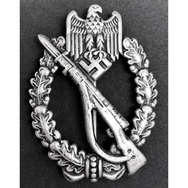 Infanterie Sturmabzeichen im Silber (Hersteller "Schauerte und Höhfeld")