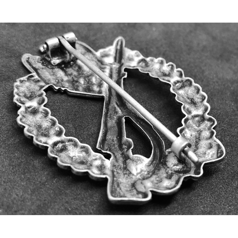 Infantry Assault Badge in Silver (Maker "Schauerte und Höhfeld")