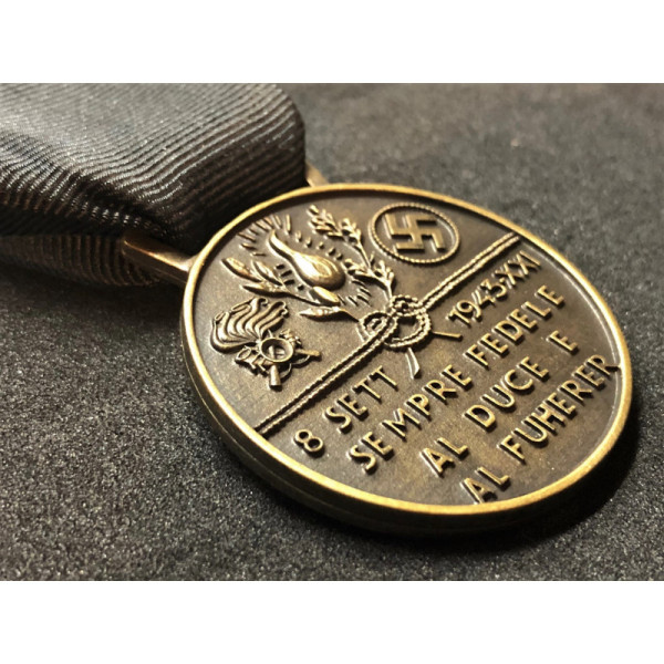 Gedenkmedaille der italienischen SS des 1. Bersaglieri-Freiwilligen-Bataillons "Benito Mussolini"