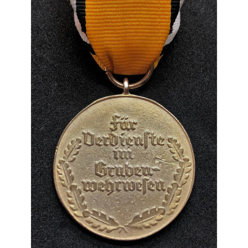 Medal For Merits In Building Trenches (Gold)