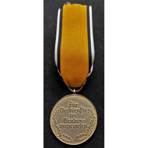 Medal For Merits In Building Trenches (Gold)