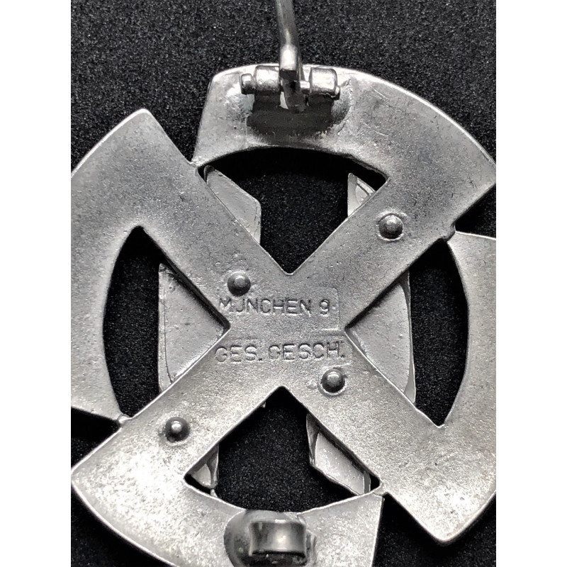 Distintivo Di Membro D'Onore Delle SS - Argento (Munchen 9 Ges. Gesch.)