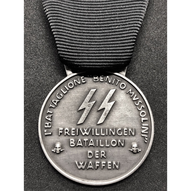 Commemorative Medal of the Italian SS of the "Benito Mussolini" 1st Bersaglieri Volunteer Battalion (Silver)