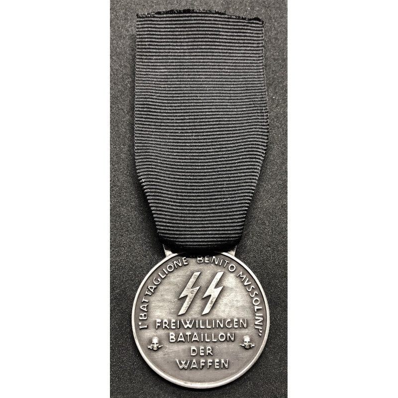Commemorative Medal of the Italian SS of the "Benito Mussolini" 1st Bersaglieri Volunteer Battalion (Silver)