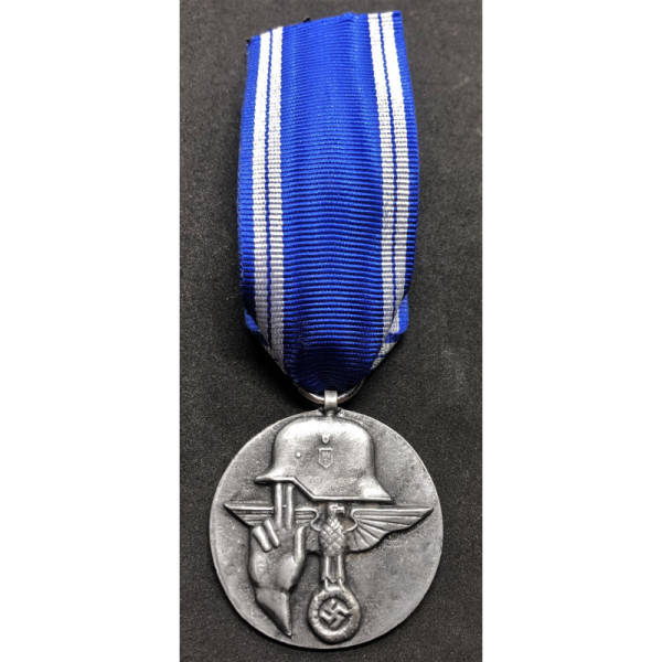 Medal Dedicated To Adolf Hitler