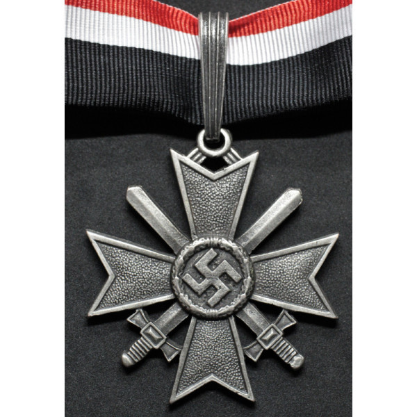 Croce di Cavaliere della Croce al Merito di Guerra - con Spade (Argento)