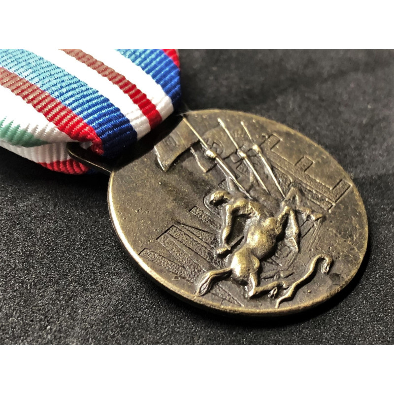 Medal of the Tripartite Pact Italy-Germany-Japan