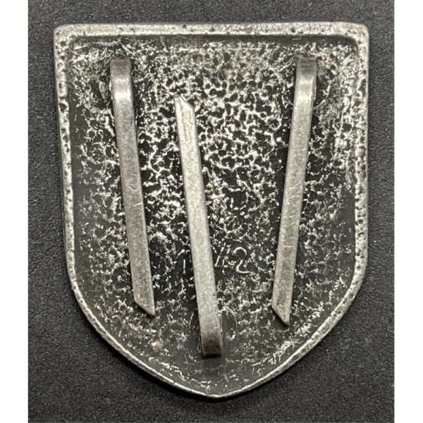 SS Tropical (Pith) Helmet Insignia (Runes)