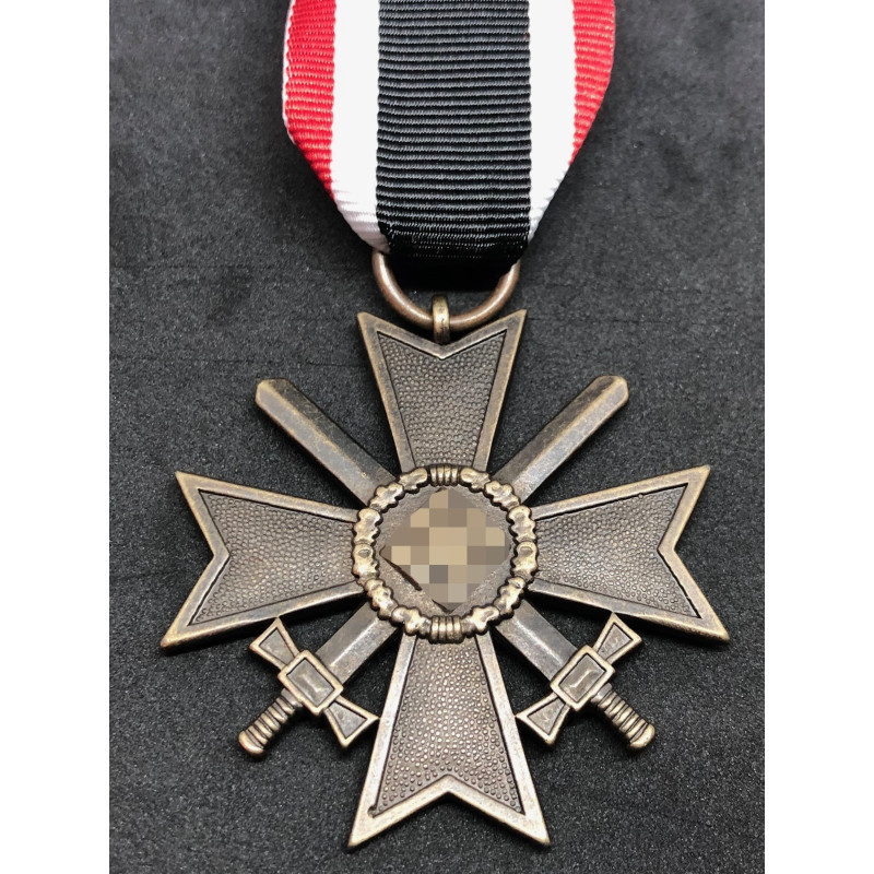Repro Croce al Merito di Guerra 1939 - con Spade ww2. Rievocazione.