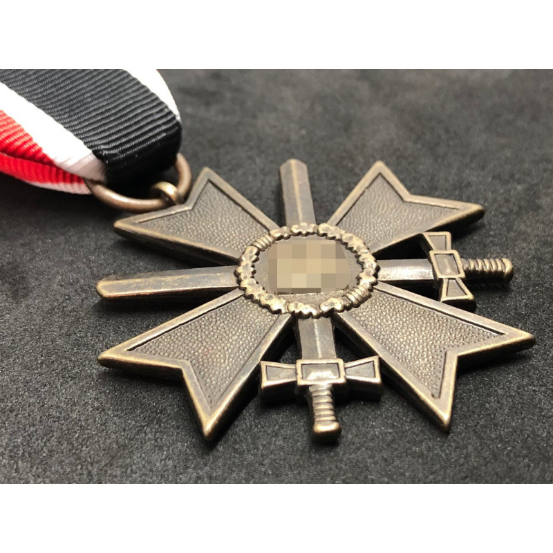 Repro Kriegsverdienstkreuz 1939 - mit Schwerter ww2 für Reenactment.