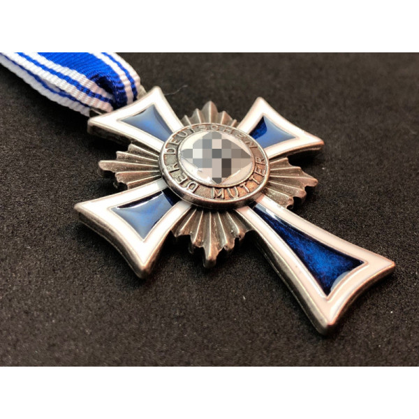 Croce D'onore Per Le Madri Tedesche Argento