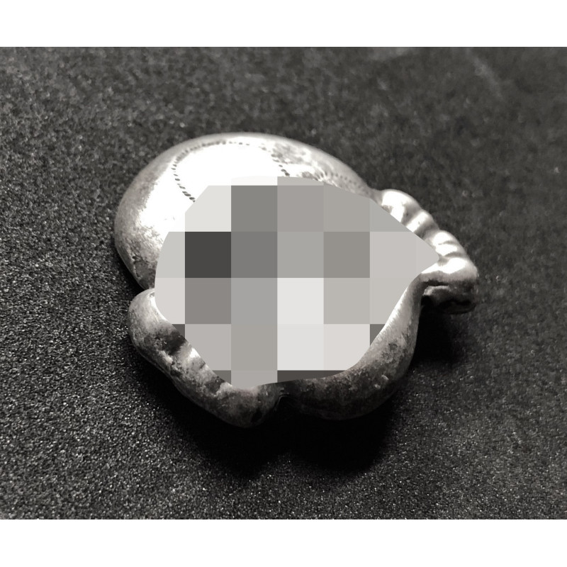 Waffen-SS Totenkopf Mützenabzeichen (Erster Typ)