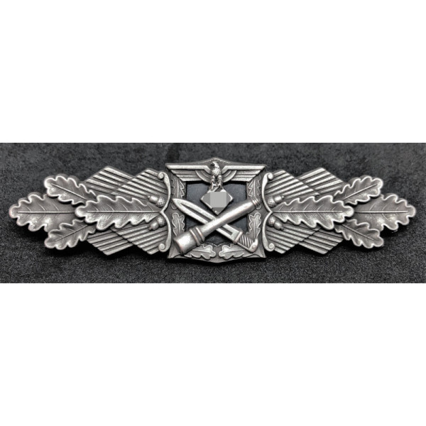 Close Combat Clasp (Silver)