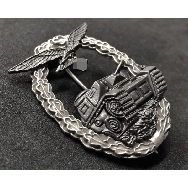 Repro Distintivo Divisione Corazzata Dell'Aviazione Hermann Göring ww2