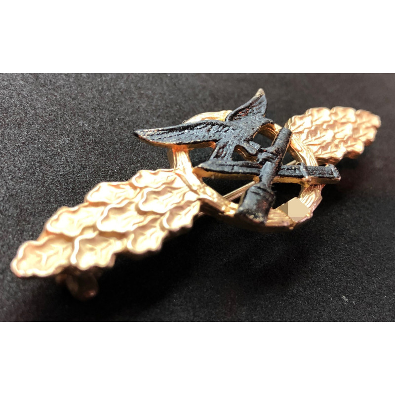 Nahkampfspange (Gold)