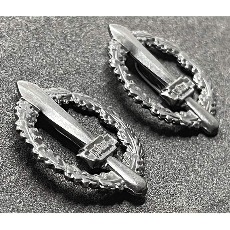 Insignia - Dagger (Couple)