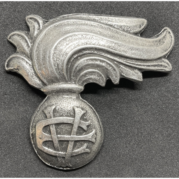 Cap Badge - Royal Carbeneers (Variant)