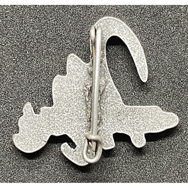 Small propaganda pin of the "M" Battalion