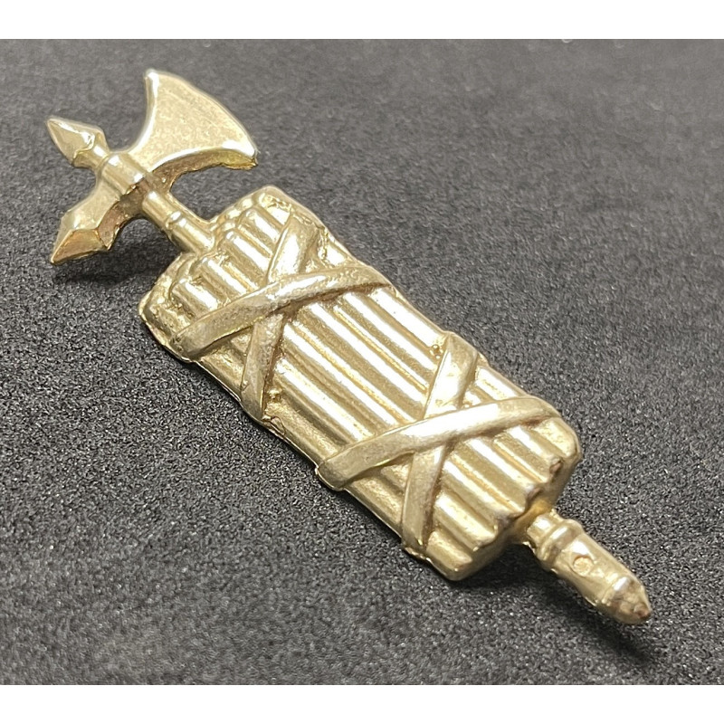Hat badge of the Black Brigades