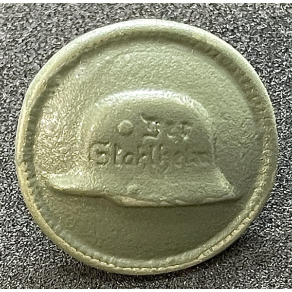 Knopf - Der Stahlhelm