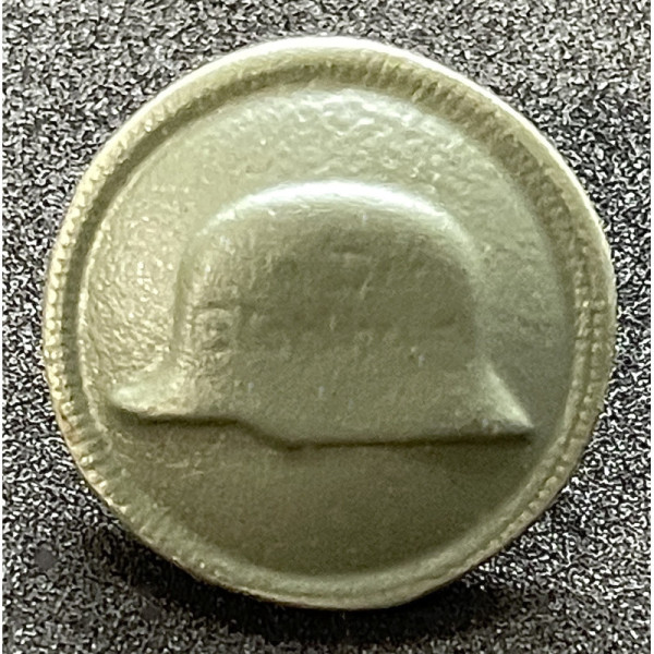 Bottone - Der Stahlhelm (19mm)