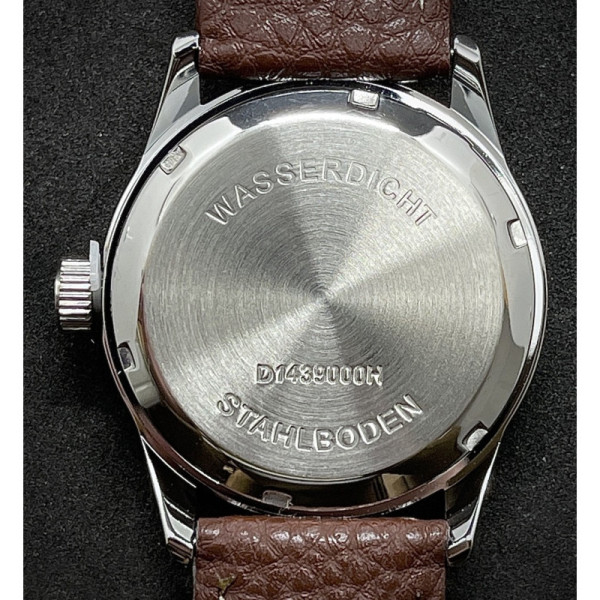 Wehrmacht Dienstuhr - Braun