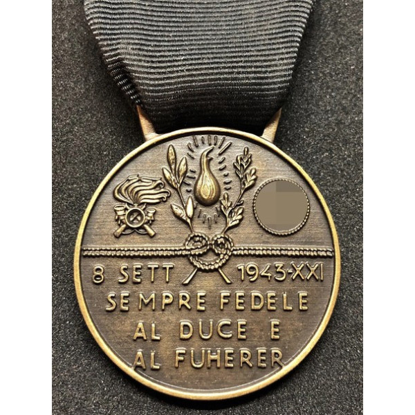 Gedenkmedaille der italienischen SS des 1. Bersaglieri-Freiwilligen-Bataillons "Benito Mussolini"