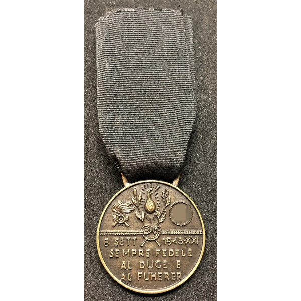 Medaglia Commemorativa delle SS Italiane del 1° Battaglione Volontari Bersaglieri "Benito Mussolini"
