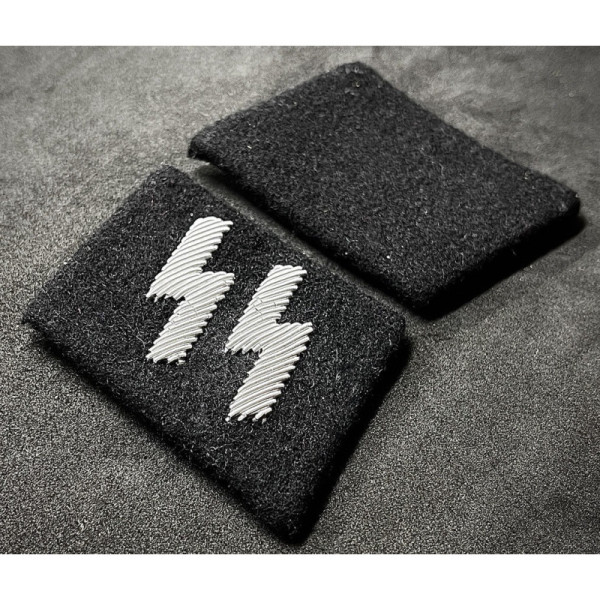 Waffen-SS Collar Tabs - Schütze and Oberschütze