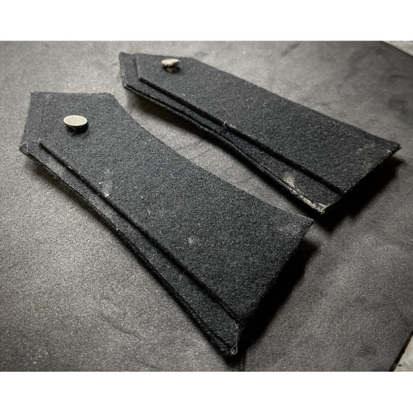 Epaulettes
