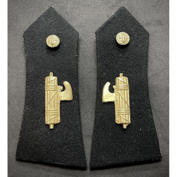 Epaulettes