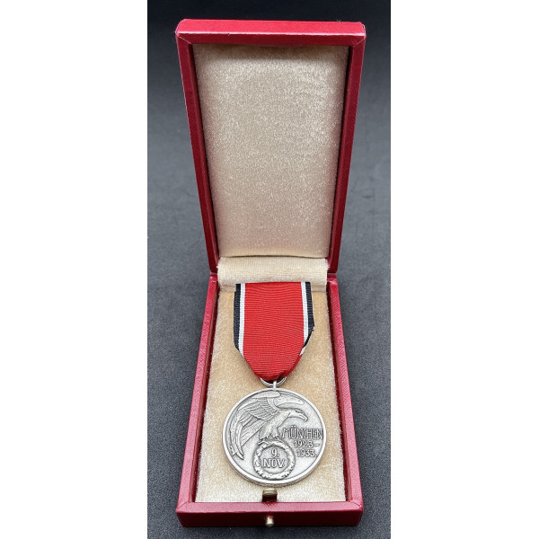 -Case for Blood Order (Medal and ribbon not included)