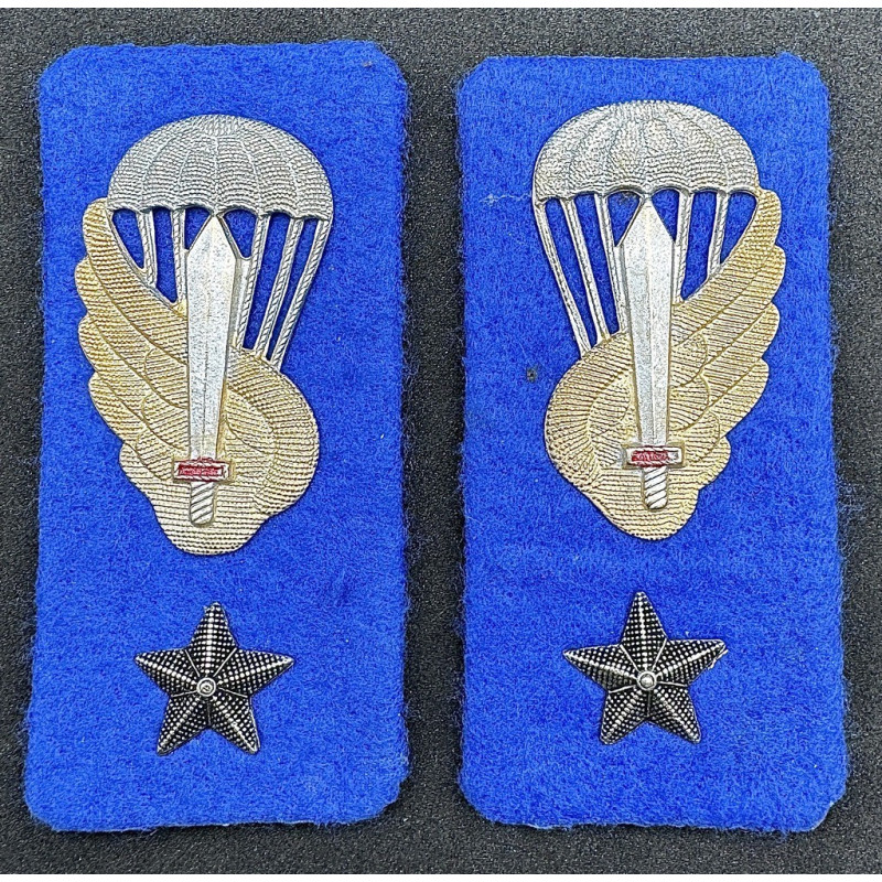 Collar Tabs - Parachuters of the Italian Republic