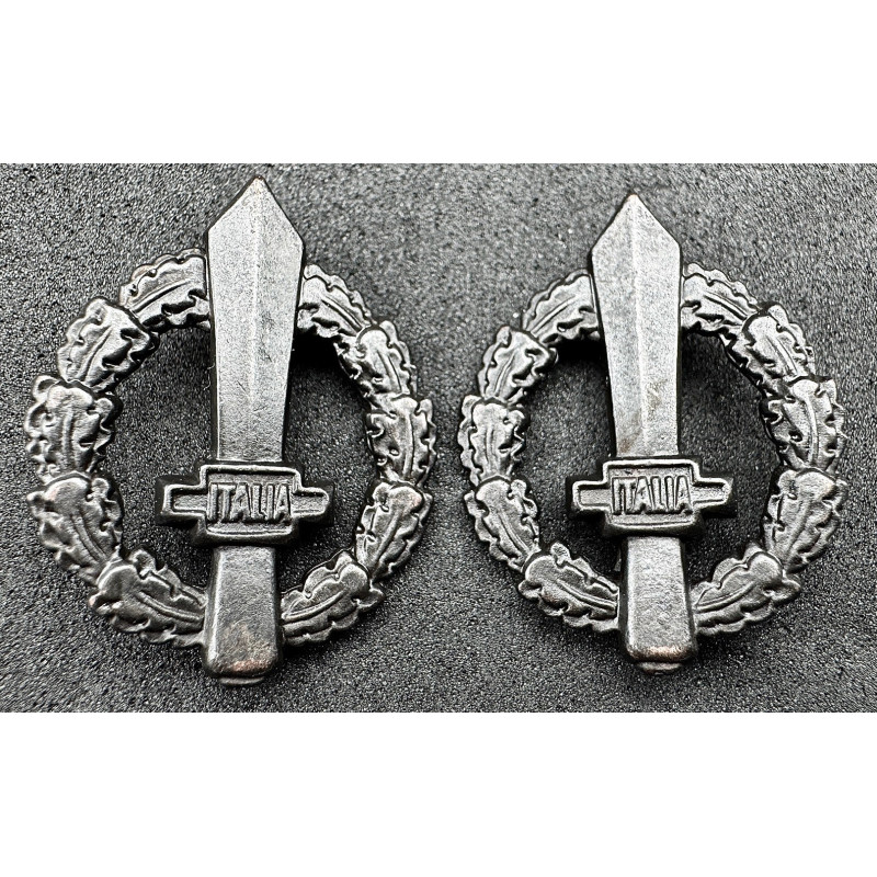 Collar Tabs Badge - Dagger Black (Couple)
