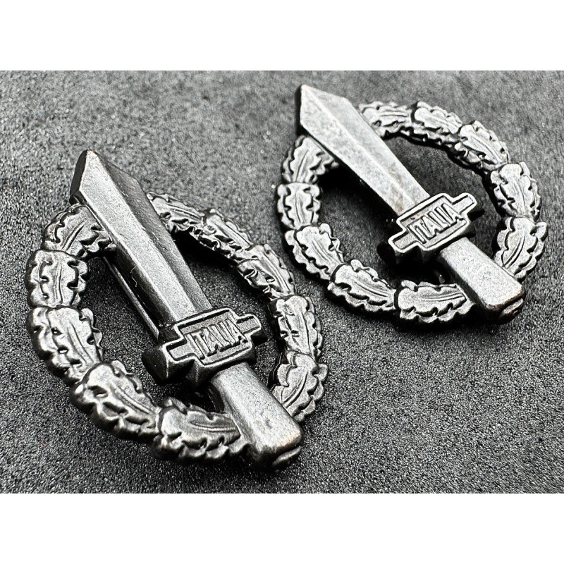 Collar Tabs Badge - Dagger Black (Couple)
