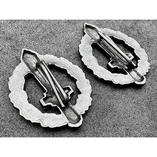 Collar Tabs Badge - Dagger Black (Couple)