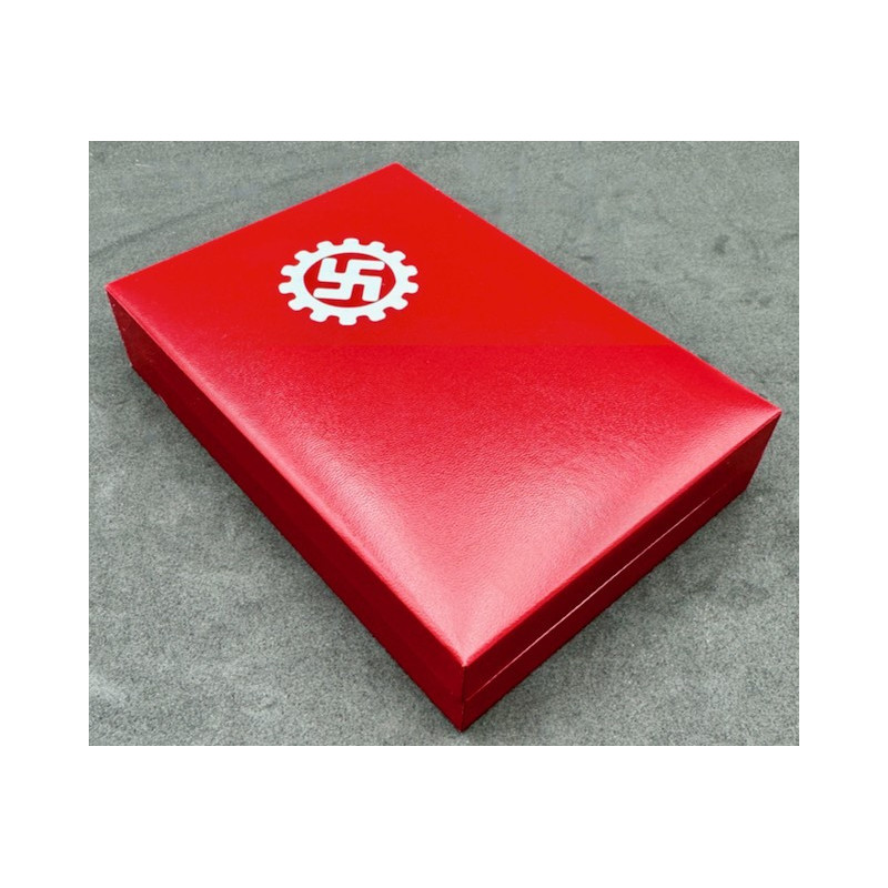 Distintivo Pioniere del Lavoro
