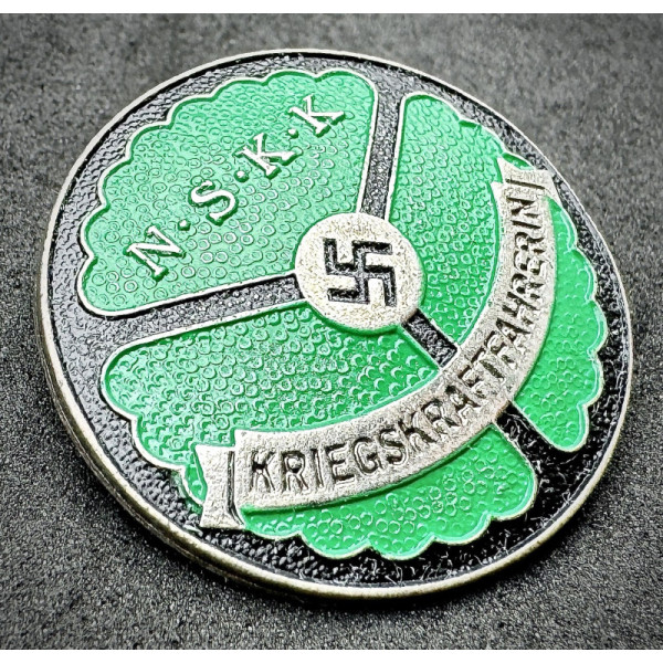 NSKK Kriegskraftfahrerin Abzeichen 4. Klasse