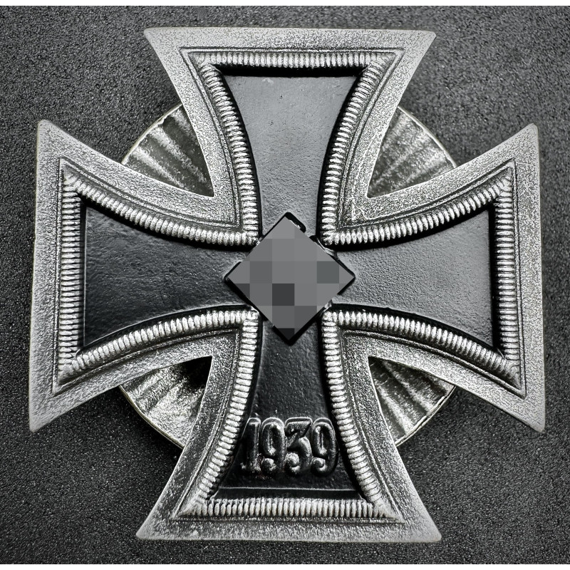 Iron Cross 1st Class (EK1) - with Screw