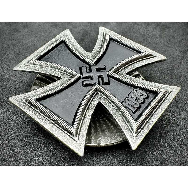 Iron Cross 1st Class (EK1) - with Screw