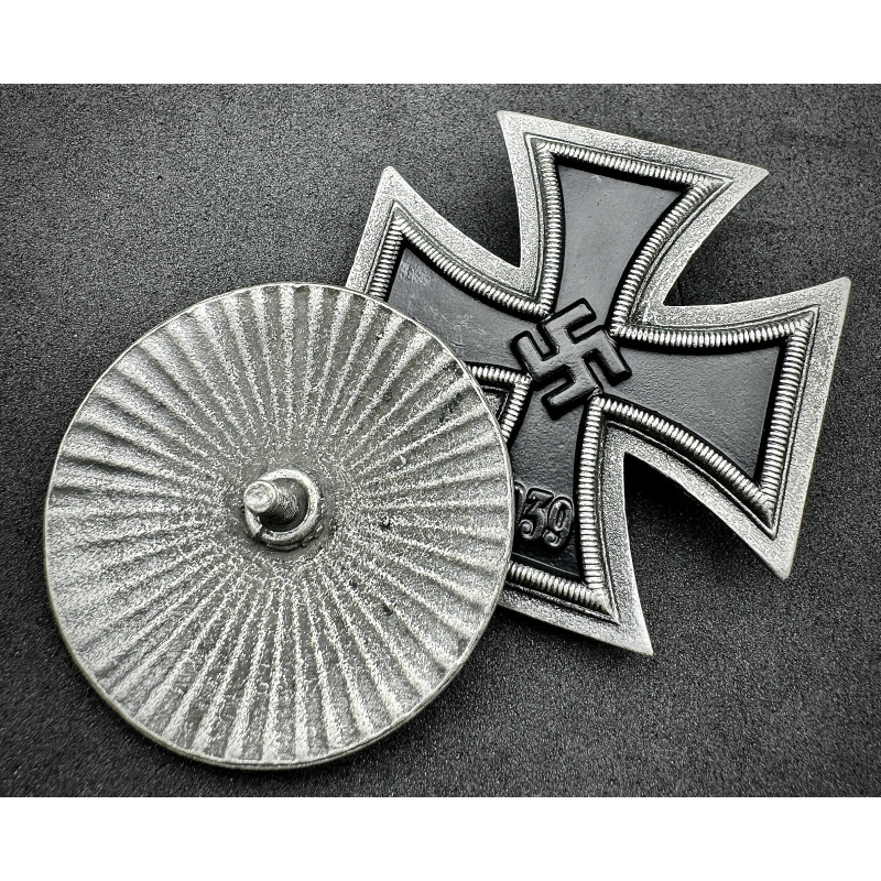 Eisernes Kreuz I. Klasse (EK1) - mit Schraube