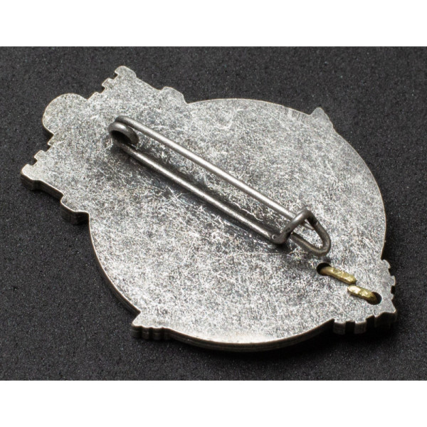 Badge of the HJ - Reichskampf Hamburg 1938
