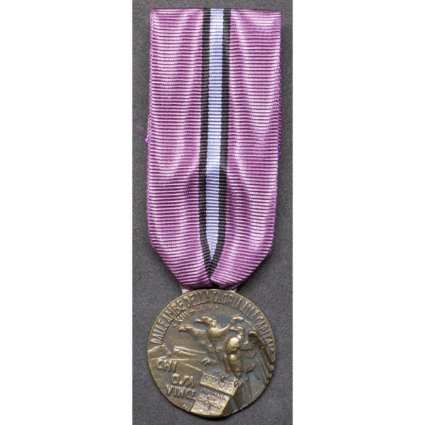 Medaglia Coloniale della 104° Legione IV Div. CC.NN.
