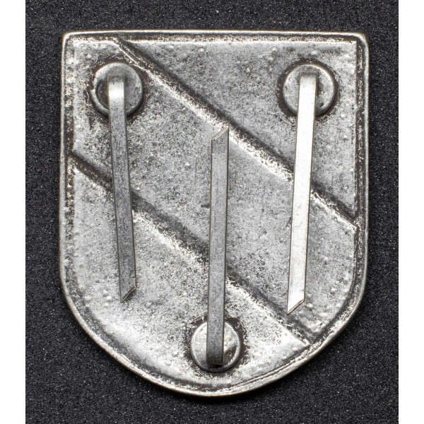 Heer/Kriegsmarine Tropical (Pith) Helmet Insignia (Shield) 2