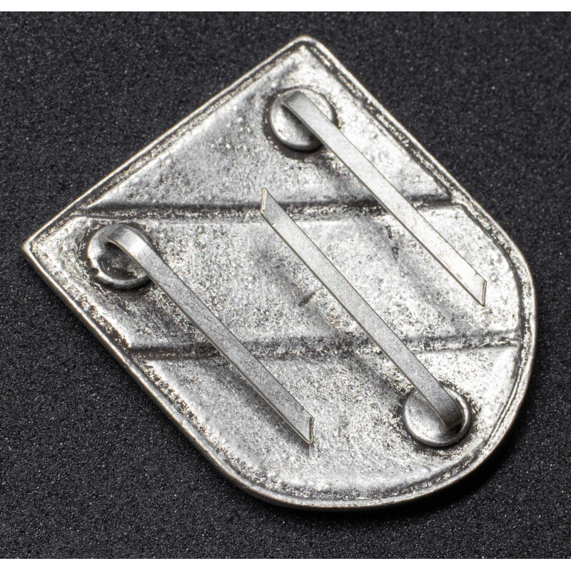 Heer/Kriegsmarine Tropical (Pith) Helmet Insignia (Shield)
