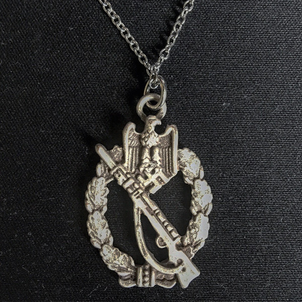 Collana (Ciondolo + Collana)