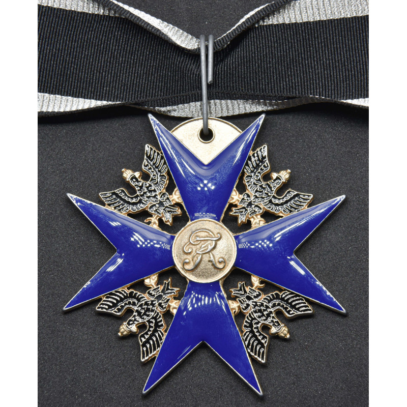 Der Hohe Orden vom Schwarzen Adler, Kreuz des Ordens